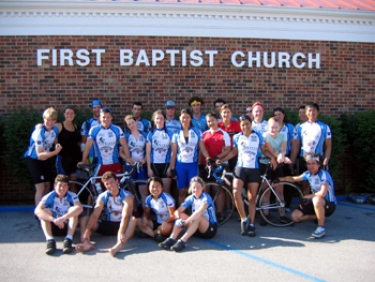 Group picture before taking off for Sedalia, MO.