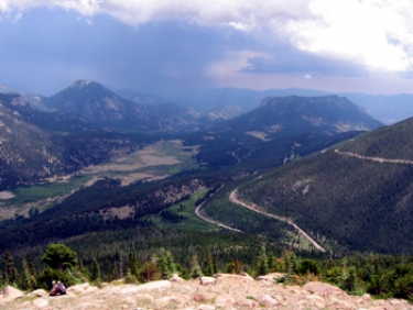 see the two specks on the bottom left? that's us. see the trail below us? we biked that.