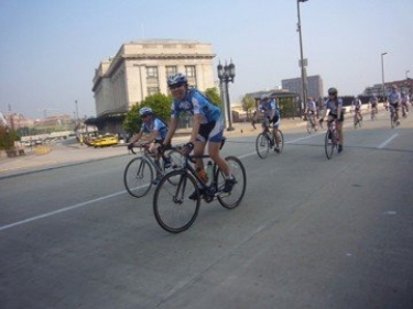 The 4K caravan passes Baltimore's Penn Station on our way to the Inner Harbor.