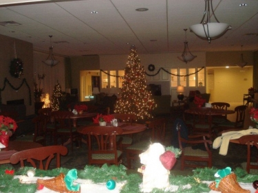 The Hope Lodge dining room decorated for Thanksgiving and Holiday festivities